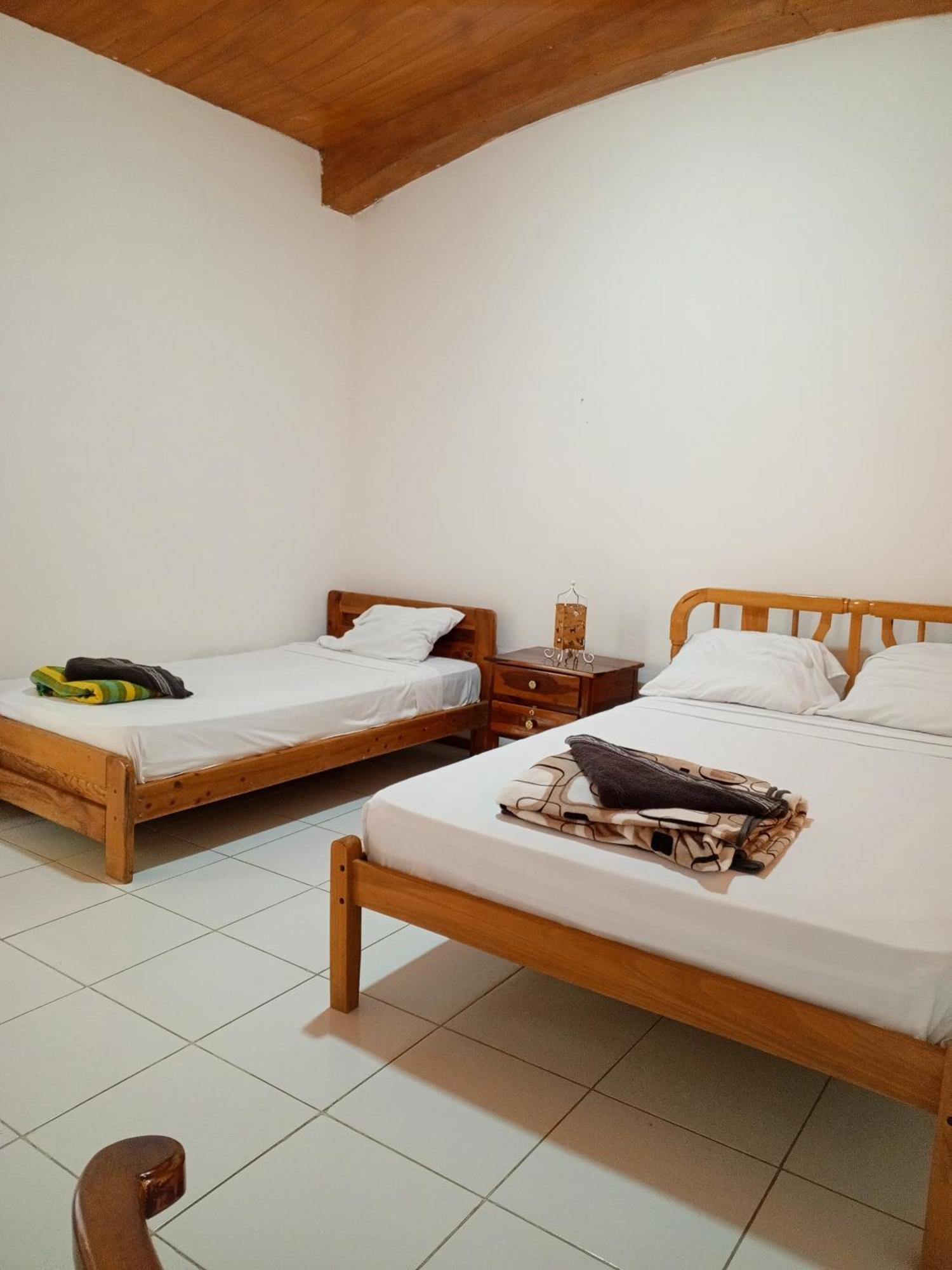Bed And Breakfast Puerto López Esterno foto
