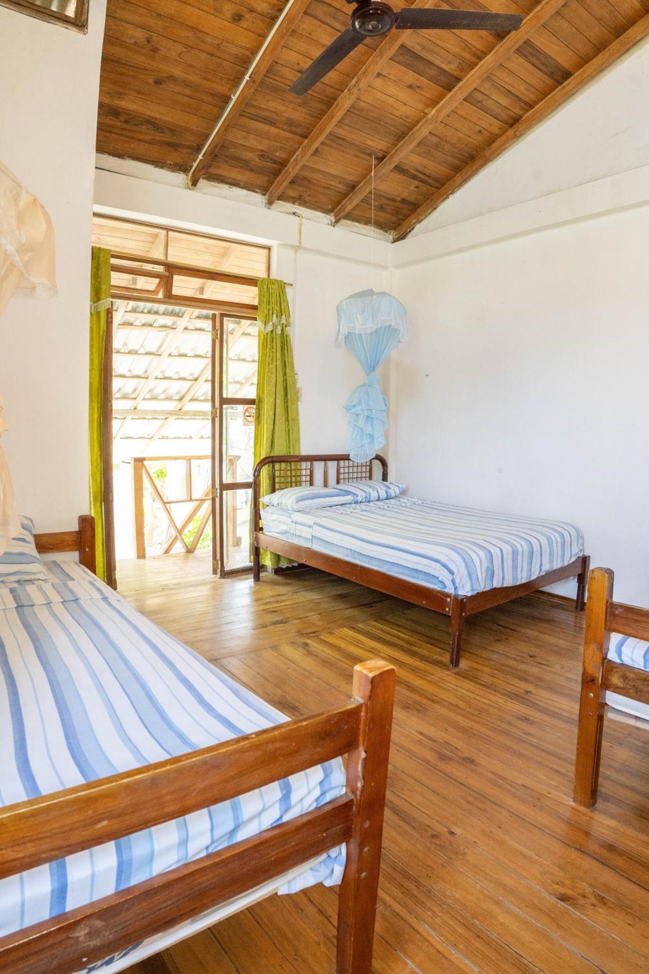 Bed And Breakfast Puerto López Esterno foto