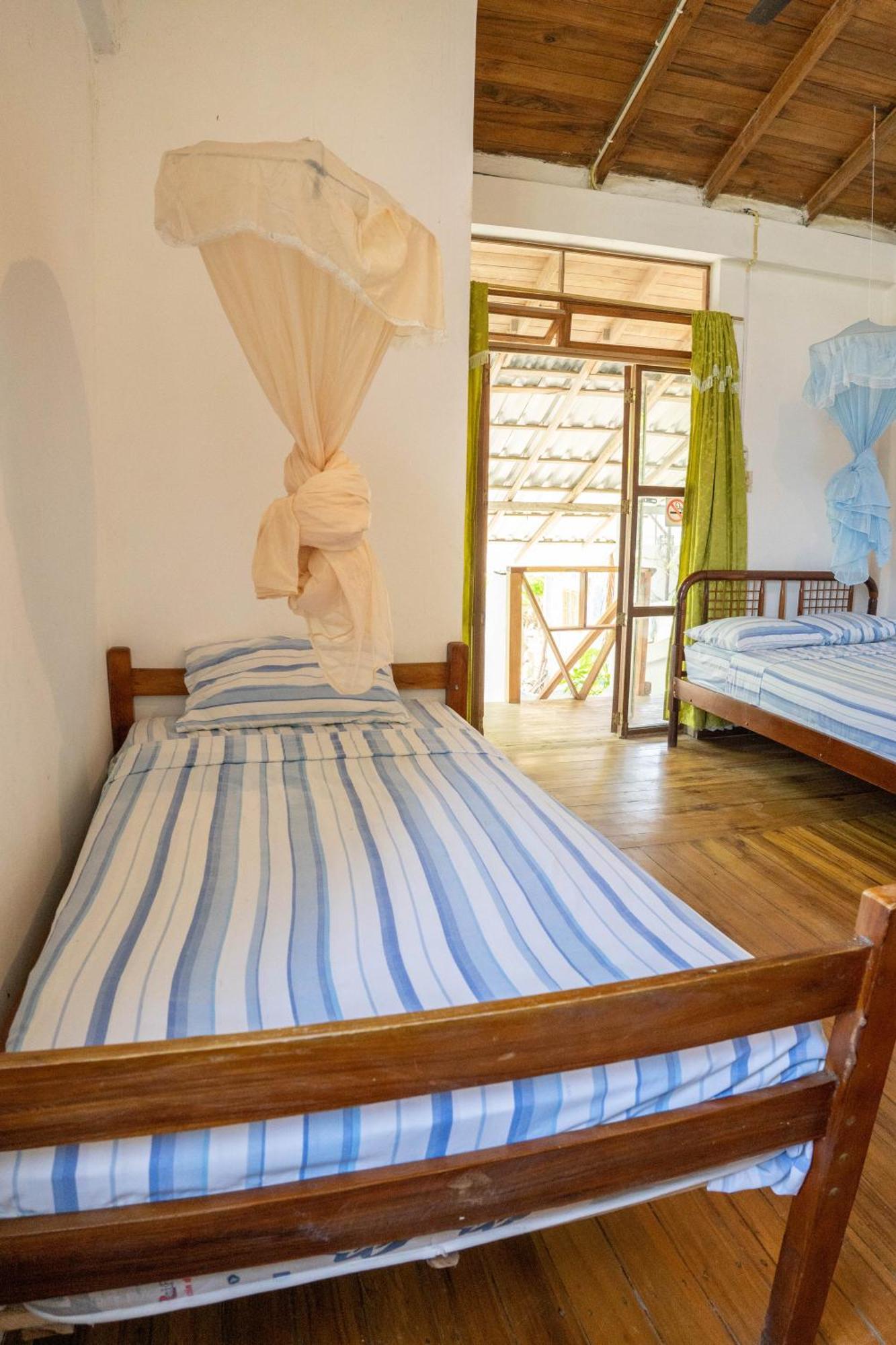 Bed And Breakfast Puerto López Esterno foto