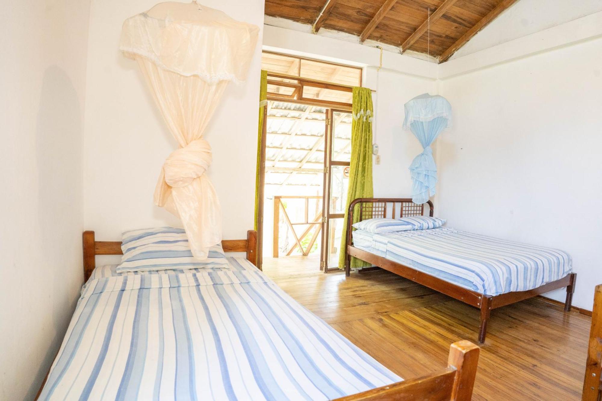 Bed And Breakfast Puerto López Esterno foto