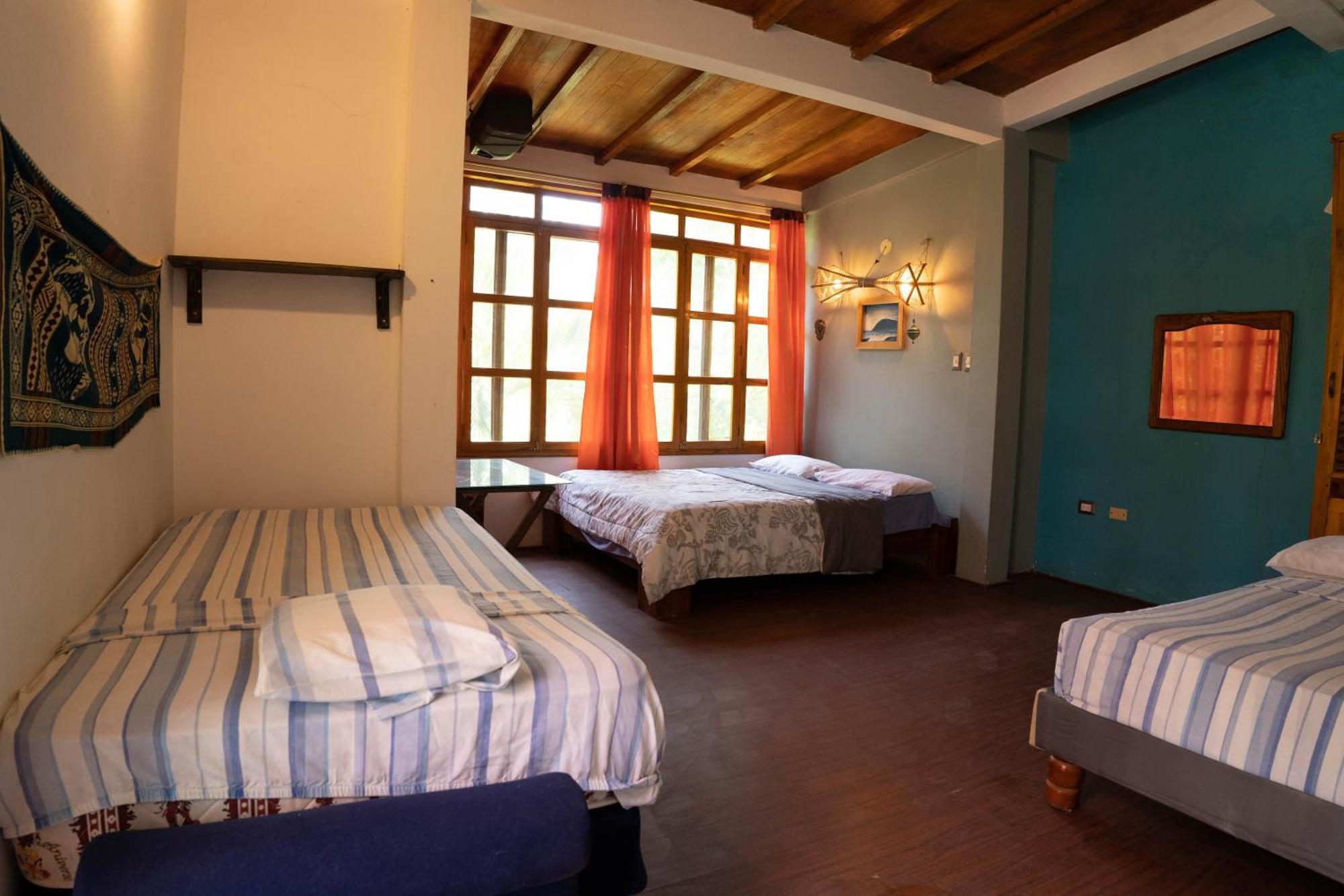 Bed And Breakfast Puerto López Esterno foto
