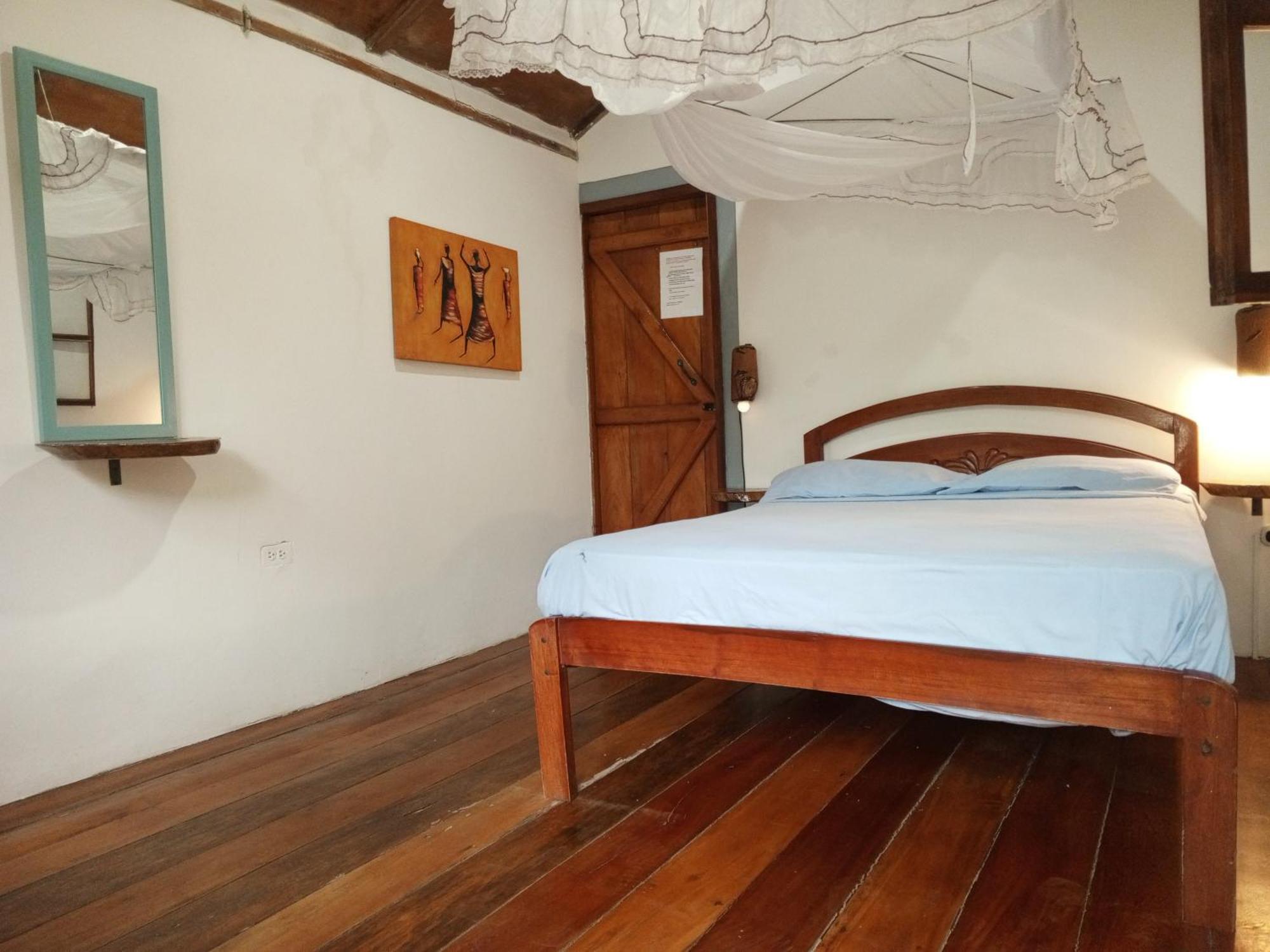 Bed And Breakfast Puerto López Esterno foto